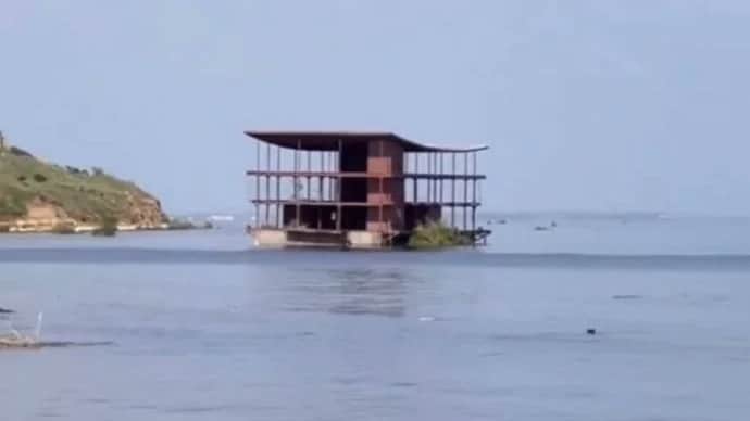 Черное от злости море