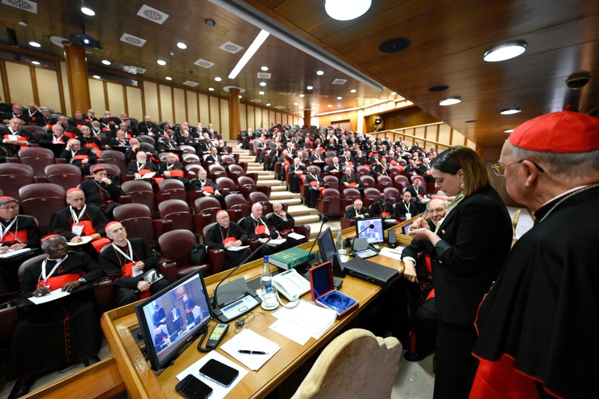 Аннулирование папского перстня рыбака и свинцовой печати во время общей конгрегации Коллегии кардиналов, Ватикан, 6 мая 2025 года. Фото: Vatican Media / EPA