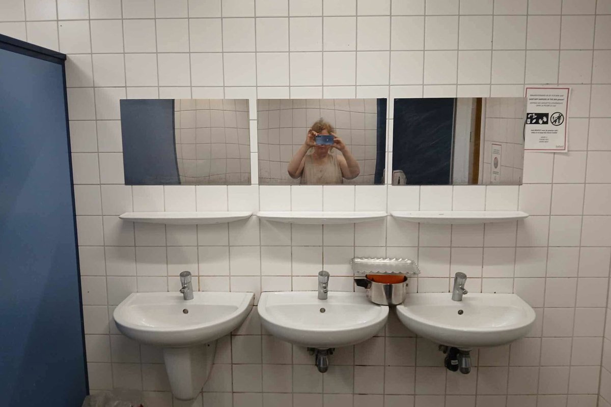 Туалеты отмытые Ольгой в лагере. Фото предоставлено героиней