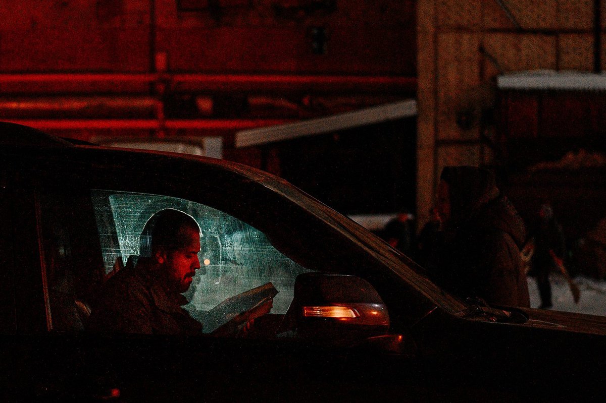 Кадр из сериала «Бар “Один звонок”». Фото: kino-teatr.ru