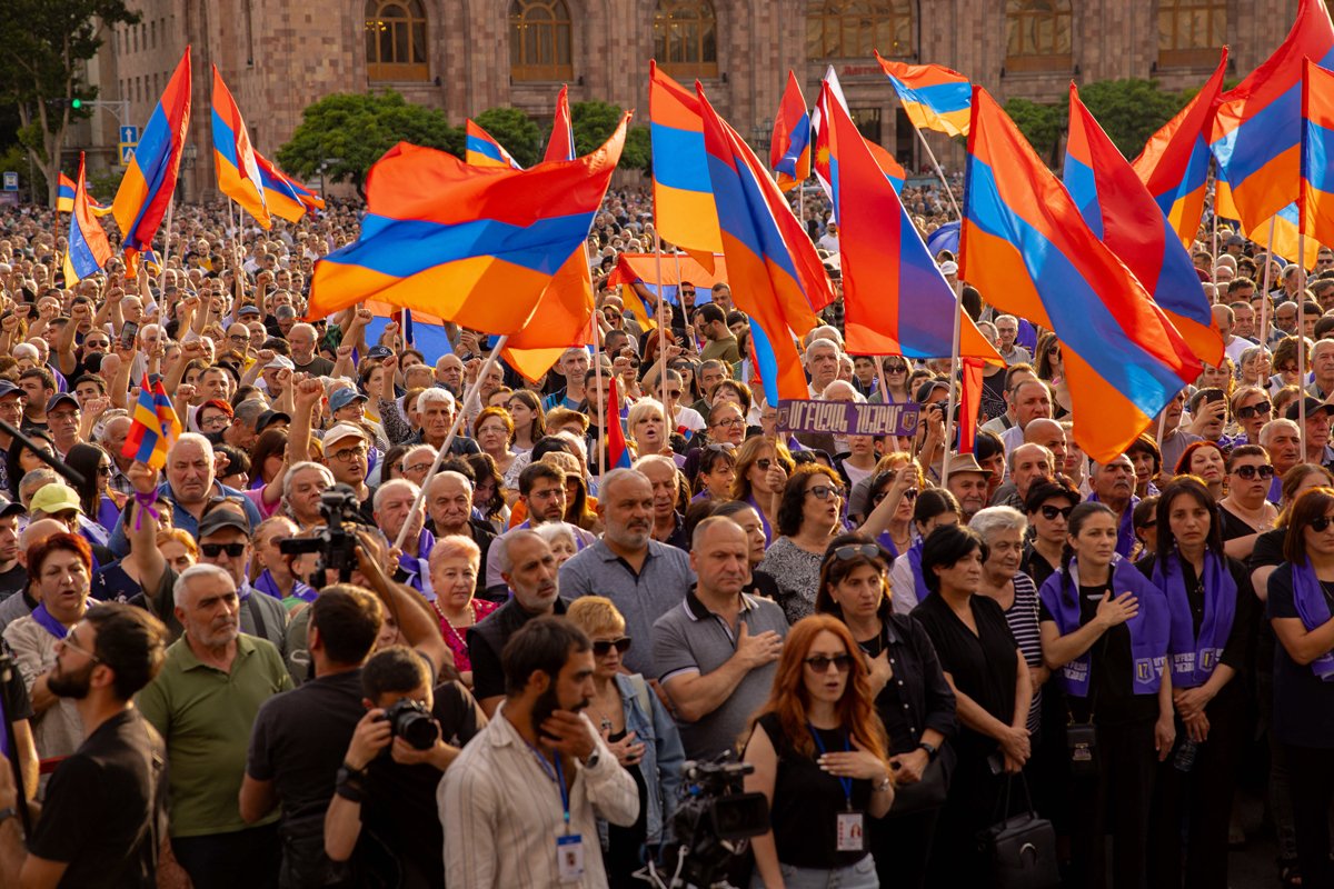 Антиправительственный митинг на площади Республики в Ереване, Армения, 9 июня 2024 года. Фото: Anthony Pizzoferrato / Middle East Images / Abaca / Scanpix / LETA