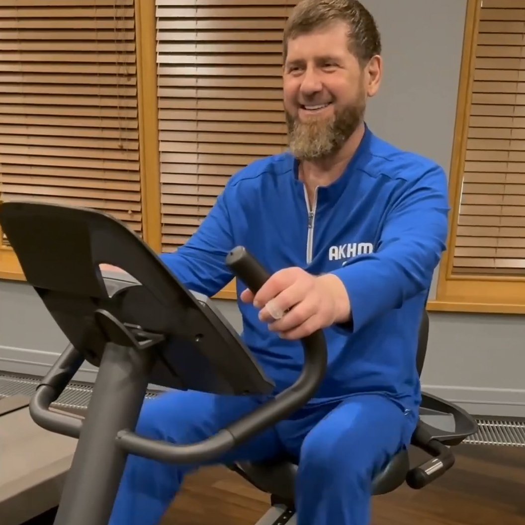 Рамзан Кадыров на велотренажере, 1 августа 2025 года. Фото: Рамзан Кадыров / VK