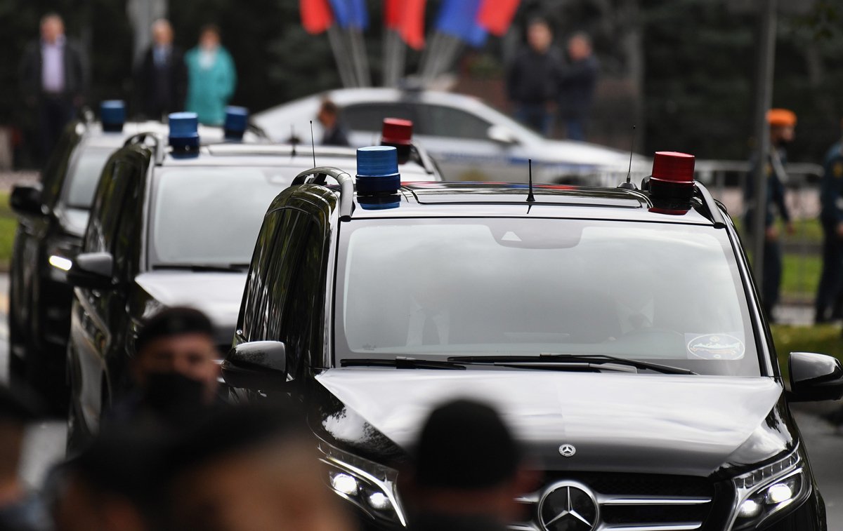 Автомобили со спецсигналами, Москва, 10 сентября 2021 года.
Фото: Александр Казаков / Коммерсантъ / Sipa USA / Vida Press