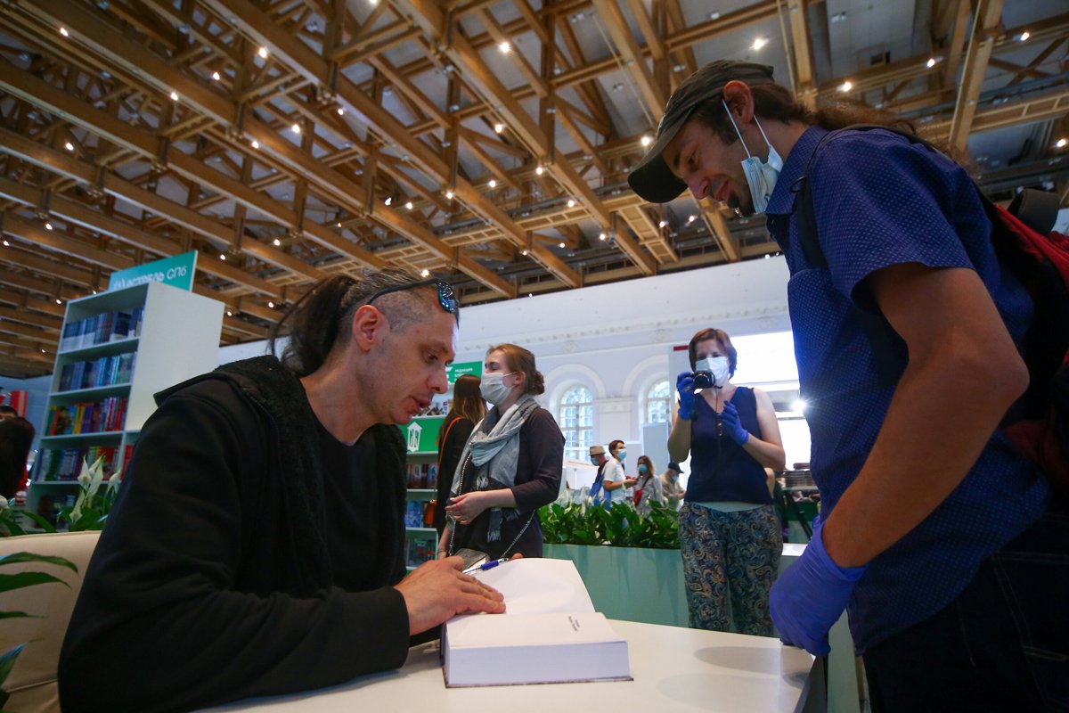 Михаил Елизаров во время открытия 33-й Московской международной книжной ярмарки, 2 сентября 2020 года. Фото: Сергей Ведяшкин / АГН «Москва»