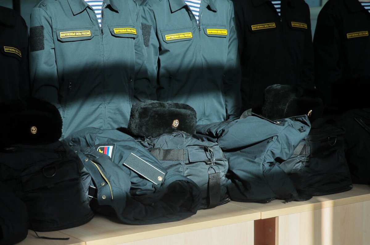 Призывники после получения формы в военном комиссариате Москвы, 25 октября 2024 года. Фото: Василий Кузьмичёнок / АГН «Москва»