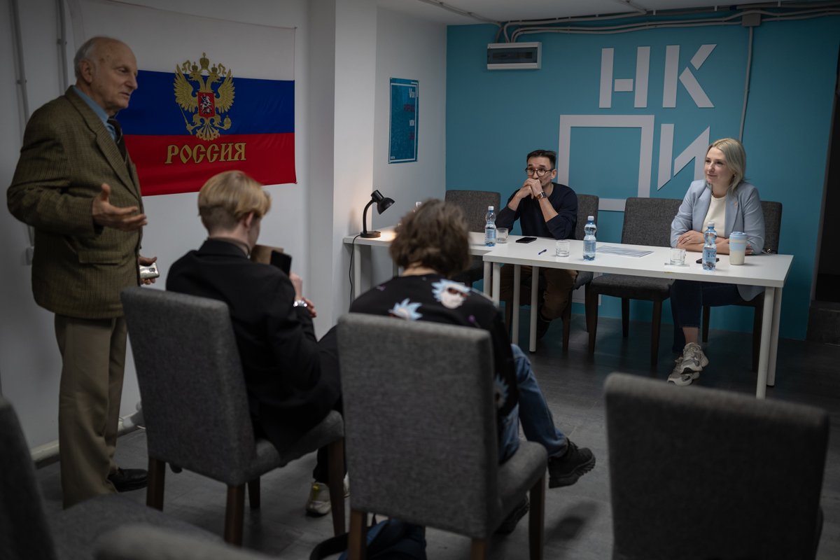 Екатерина Дунцова встречается с сторонниками в петербургском офисе партии «Рассвет», 17 ноября 2024 года. Фото: Андрей Бок / SOPA Images / Sipa USA / Vida Press