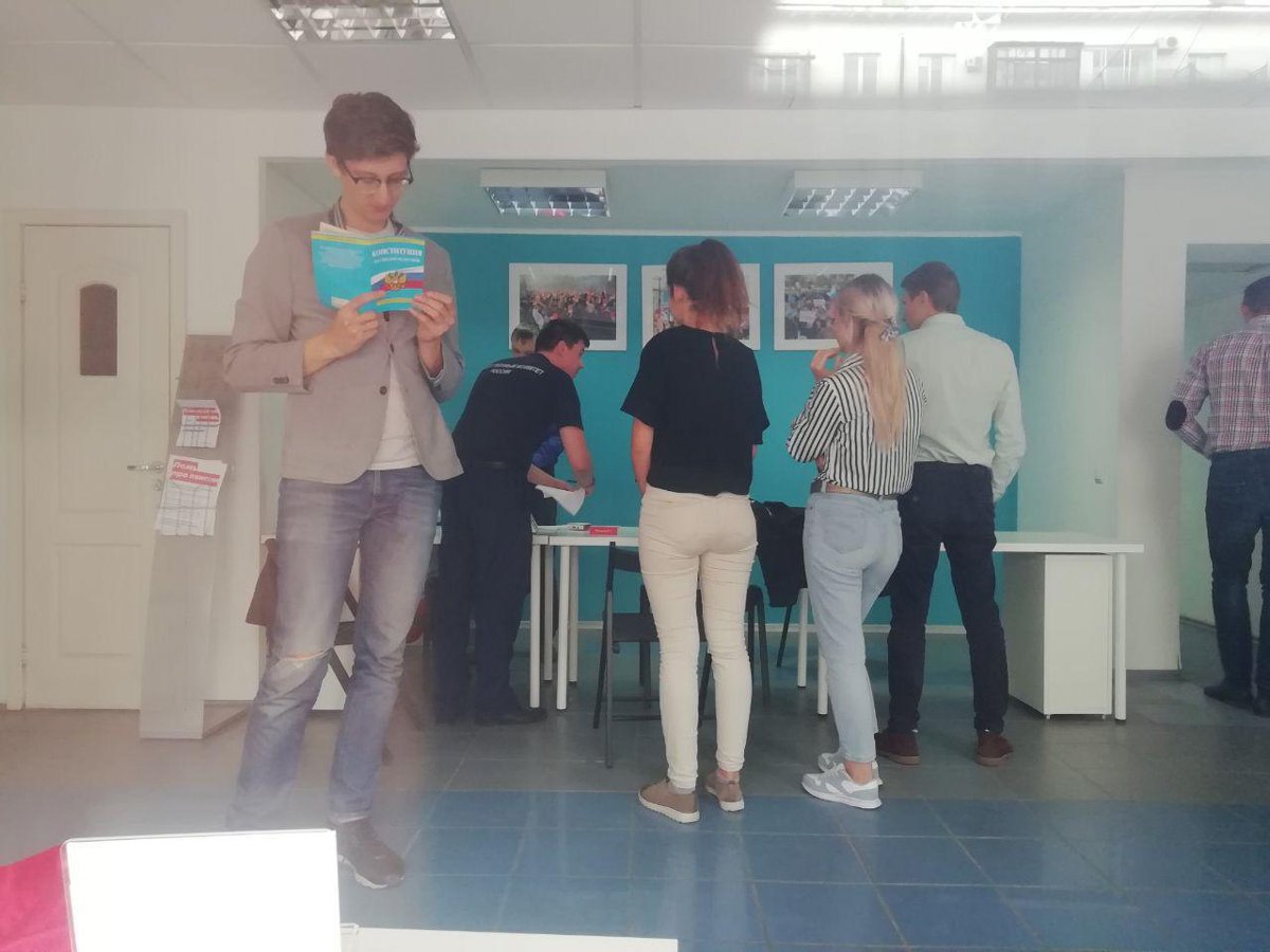 Обыск в штабе Навального. Фото предоставлено Даниилом Чебыкиным