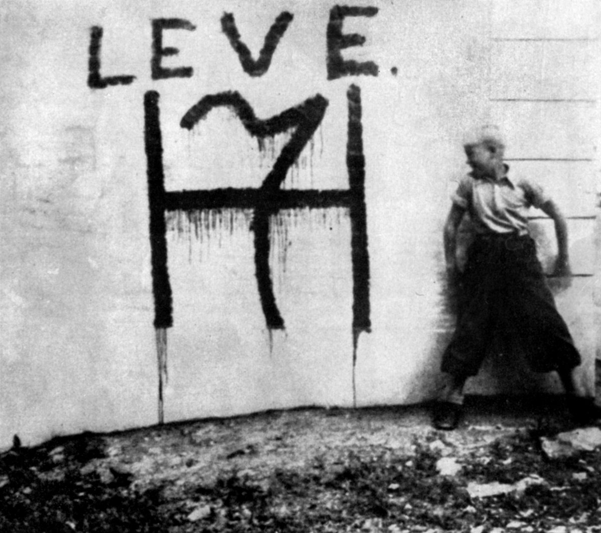 Граффити на стене с монограммой H7, Норвегия. Фото: Bridgeman Images / Vida Press