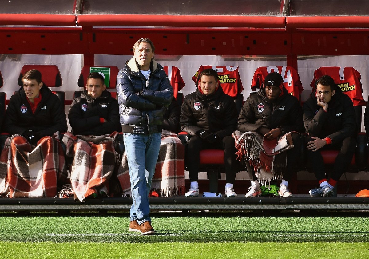 Бывший главный тренер ФК «Химки» Сергей Юран во время матча против «Динамо» (Москва) на стадионе «Арена Химки», 26 февраля 2022 года. Фото: Иван Водопьянов / Коммерсантъ / Sipa USA / Vida Press