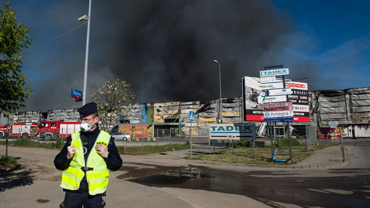 Польша обвиняет российские спецслужбы в поджоге ТЦ и закрывает консульство РФ в Кракове