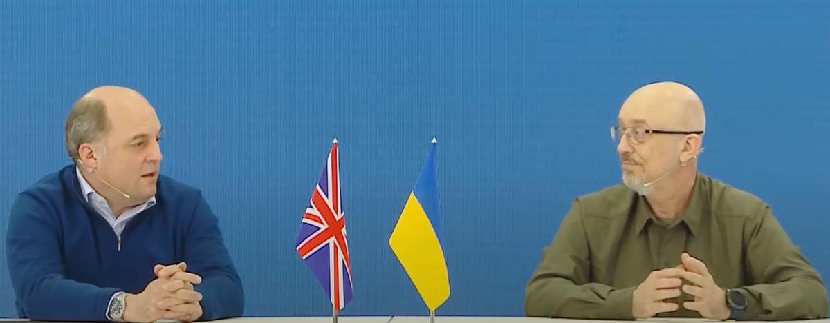 Бен Уоллес и Алексей Резников. Фото: скрин видео